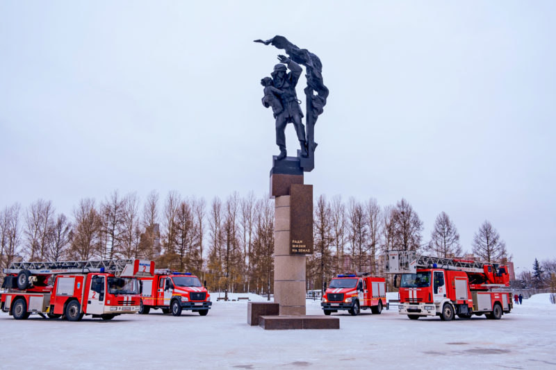 Памятник огнеборцам Санкт-Петербурга